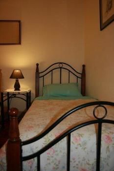 A Settler's Cottage - Taree Accommodation 15