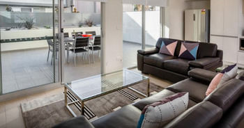 Hamilton Executive Apartments - Taree Accommodation 1
