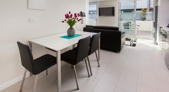 Hamilton Executive Apartments - Taree Accommodation 18