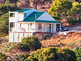 Flinders Island TAS Taree Accommodation