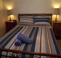 The Spotted Salmon Cottage - Taree Accommodation