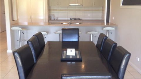 Anchorage By The Lake - Taree Accommodation 0