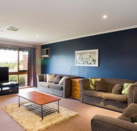 Raydon Court - Taree Accommodation