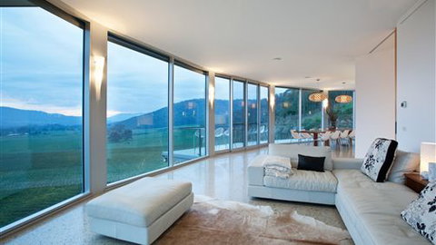 Feathertop Chateau - Taree Accommodation 3