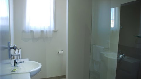 Ballarat Cottage On Park - Taree Accommodation 6