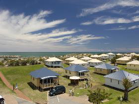 Adelaide Shores Resort - Taree Accommodation 1