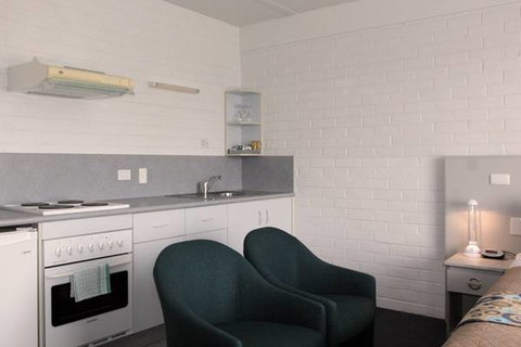 Adina Place Motel Apartments - Taree Accommodation 1