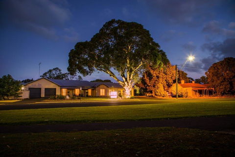 Alexander Cameron Suites - Taree Accommodation 0