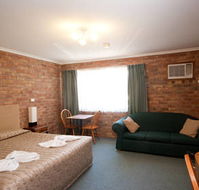 Allan Cunningham Motel and Old Wagon Restaurant - Taree Accommodation