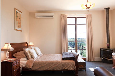 Azidene House & Spa Apartments - Taree Accommodation 0