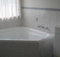 Macburn Self Contained Cottages Dog Friendly - Taree Accommodation