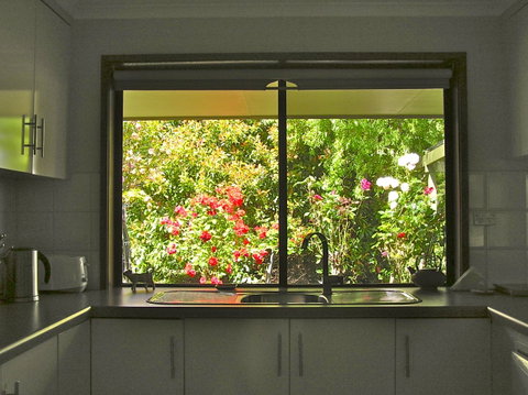 Myamba House Kyneton - Taree Accommodation 0