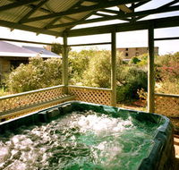 Rock of Ages Cottage BB - Taree Accommodation