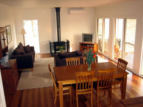 Strath Valley View B And B - Taree Accommodation 0