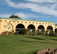Tarcutta Halfway Motor Inn/Horse Hotel - Taree Accommodation