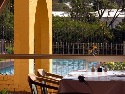 Tarcutta Halfway Motor Inn/Horse Hotel - Taree Accommodation 3