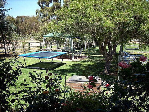 Tarcutta Halfway Motor Inn/Horse Hotel - Taree Accommodation 4