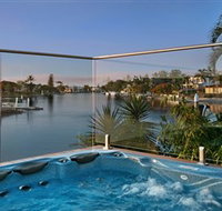 Sanctuary on Water Elite Holiday Home - Taree Accommodation