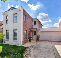 Phoenix House - Ballarat Townhouses - Taree Accommodation