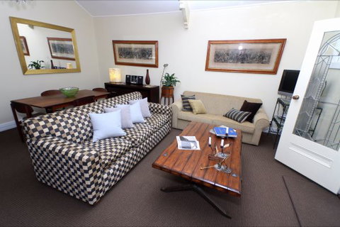 Mirkwood Forest Self-Contained Spa Cottages - Taree Accommodation 6