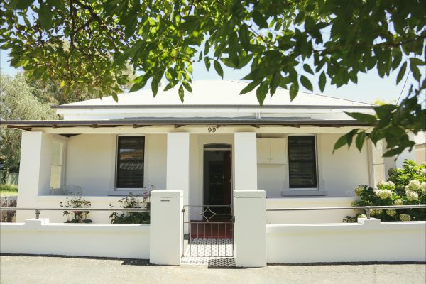 Orange NSW Taree Accommodation