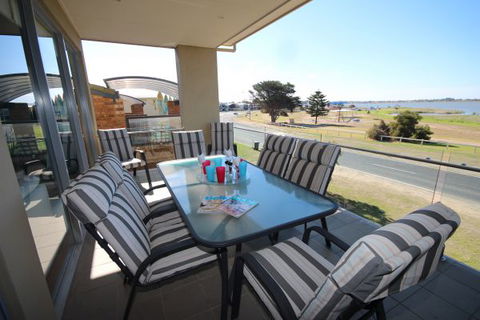 LJ Hooker Goolwa Holiday Rentals - 42 Underwood Avenue, Goolwa Beach - Taree Accommodation 1
