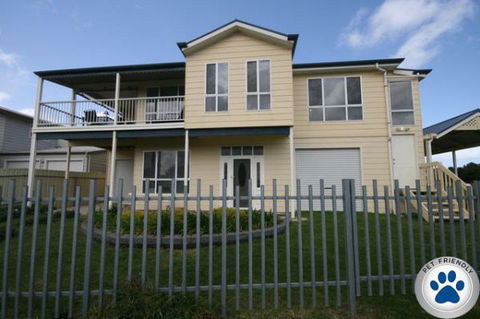 LJ Hooker Goolwa Holiday Rentals - 42 Underwood Avenue, Goolwa Beach - Taree Accommodation 4