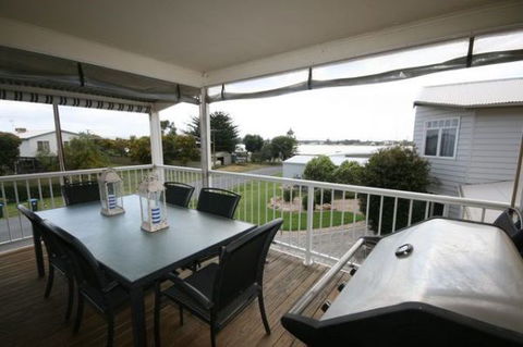 LJ Hooker Goolwa Holiday Rentals - 42 Underwood Avenue, Goolwa Beach - Taree Accommodation 6