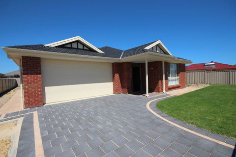 LJ Hooker Goolwa Holiday Rentals - 42 Underwood Avenue, Goolwa Beach - Taree Accommodation 16