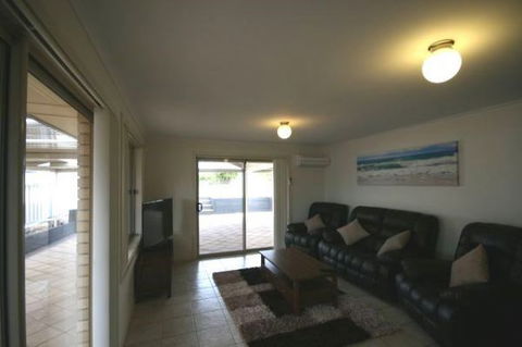 LJ Hooker Goolwa Holiday Rentals - 42 Underwood Avenue, Goolwa Beach - Taree Accommodation 22