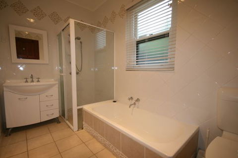 LJ Hooker Goolwa Holiday Rentals - 42 Underwood Avenue, Goolwa Beach - Taree Accommodation 26