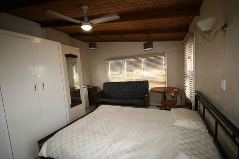 LJ Hooker Goolwa Holiday Rentals - 42 Underwood Avenue, Goolwa Beach - Taree Accommodation 27