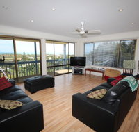 LJ Hooker Goolwa Holiday Rentals - 39 Bradford Road Goolwa Beach - Taree Accommodation