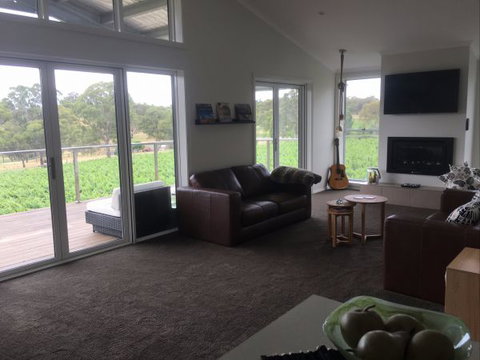 Mortimer's Accommodation Amongst The Vines - Taree Accommodation 2