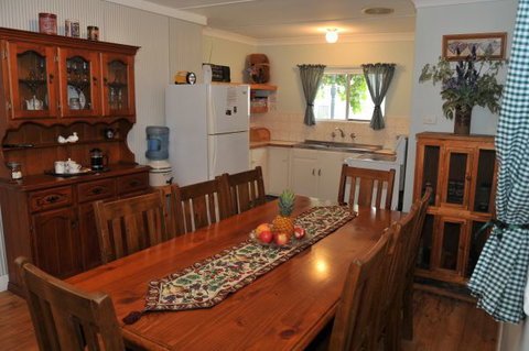 Ellenor Ivy Cottage - Taree Accommodation 1