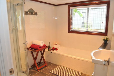 Ellenor Ivy Cottage - Taree Accommodation 3
