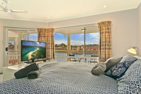 SALT Waterfront Apartment - Taree Accommodation 3