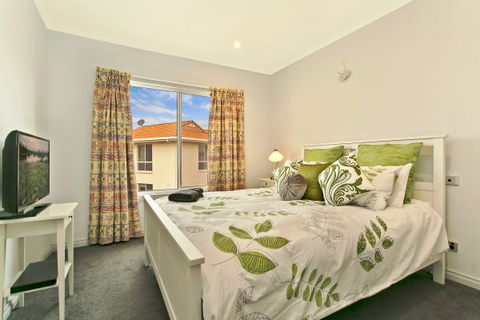 SALT Waterfront Apartment - Taree Accommodation 6