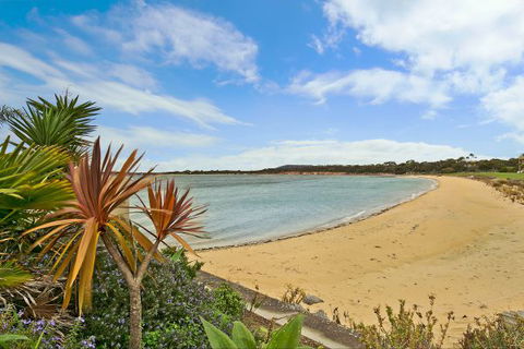 SALT Waterfront Apartment - Taree Accommodation 9