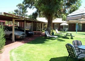 Carn Court Holiday Apartments - Taree Accommodation 4