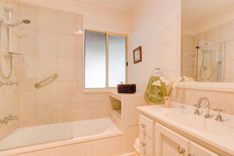 All About Me Bed And Breakfast - Taree Accommodation 3