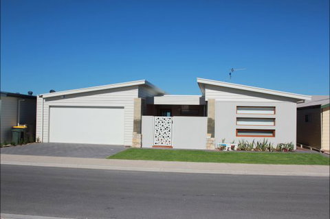Beach Bliss Wallaroo - Taree Accommodation 4