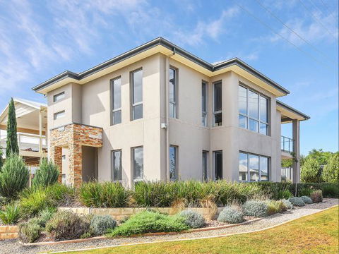 BEAUMONT HOUSE - Taree Accommodation 0