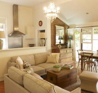 Cadogan Central Luxury - Taree Accommodation