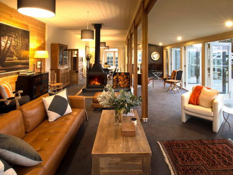 Frenchman's River - The Helmsman's House - Taree Accommodation 3