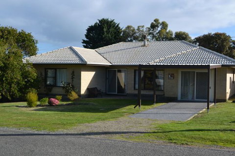 Goolwa Getaway - Taree Accommodation 0