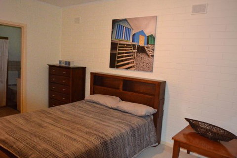 Goolwa Getaway - Taree Accommodation 1