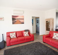 RED FIN part of BLUE FIN HOLIDAY HOMES - Taree Accommodation