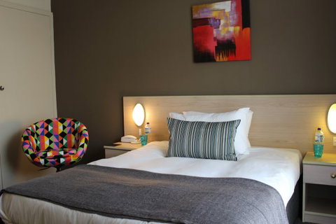The Oriana, Orange - Taree Accommodation 5