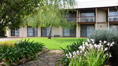 Coonawarra Motor Lodge - Taree Accommodation 0